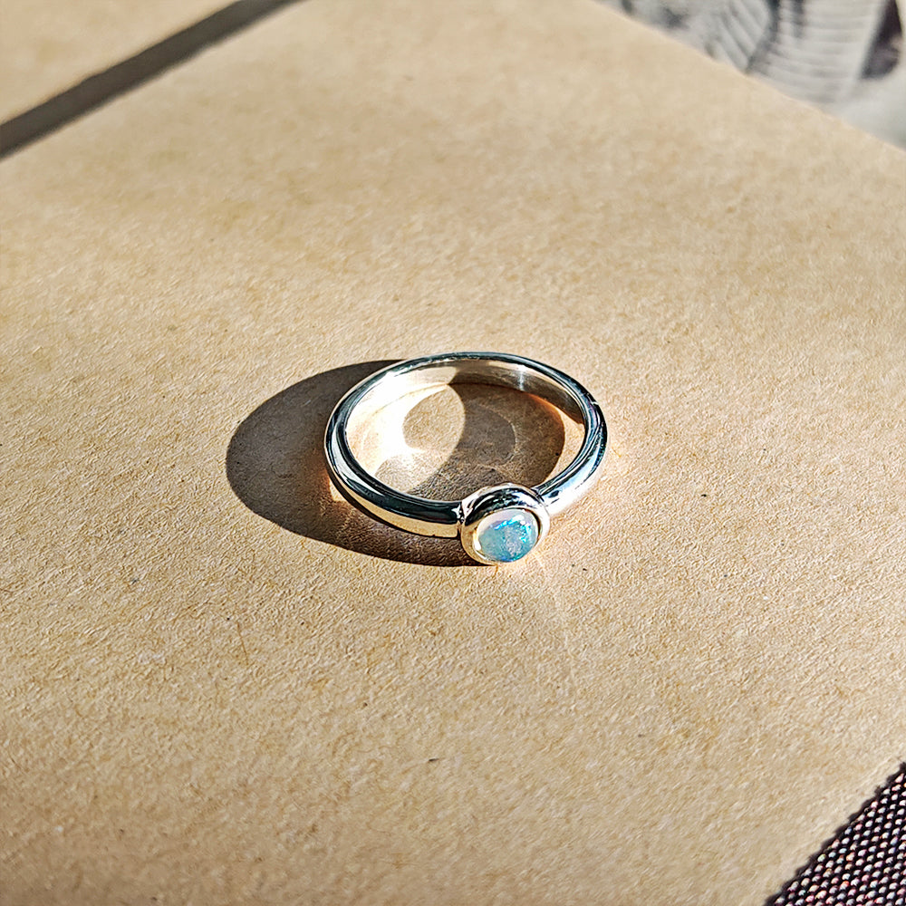 Anillo Círculo de Ópalo y Plata de Ley 925