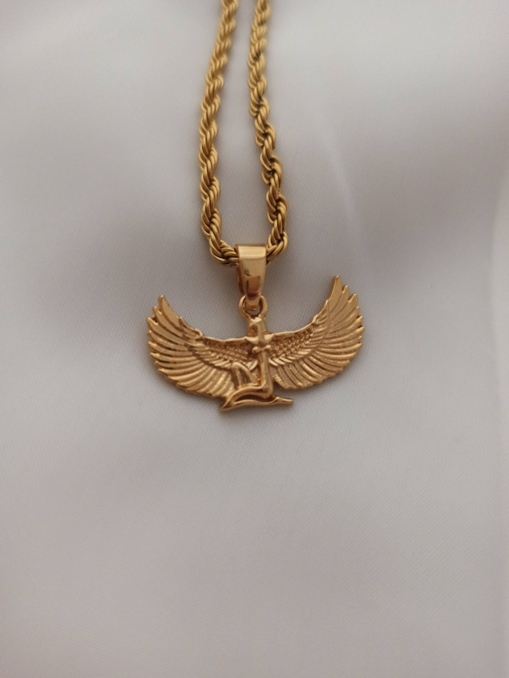 Collar Isis
