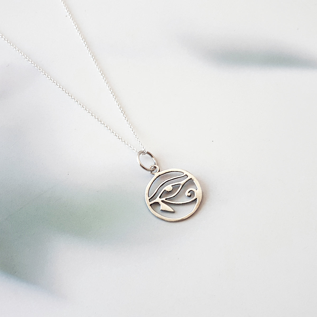 Colgante Ojo de Horus en Plata de Ley 925 - Amuleto Protector y de Salud