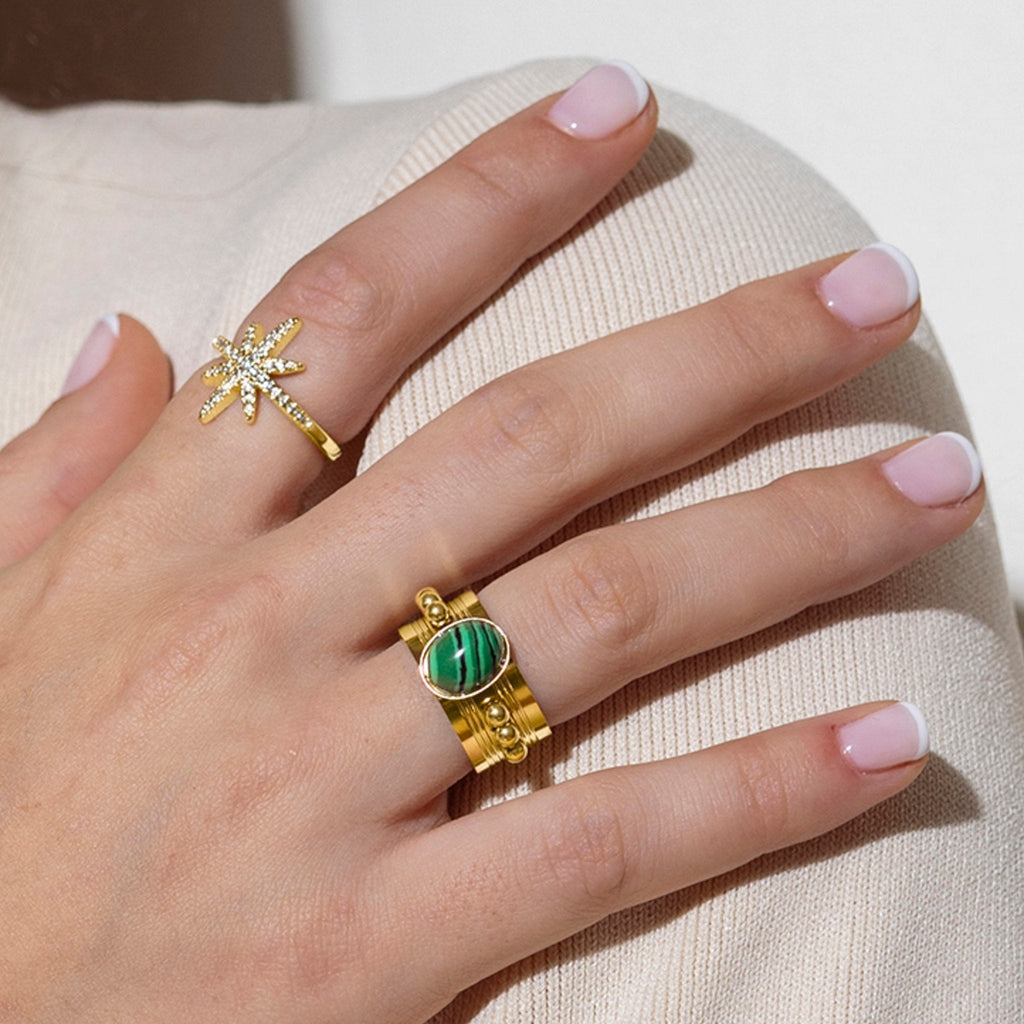 Anillo acabado en oro amarillo 18k