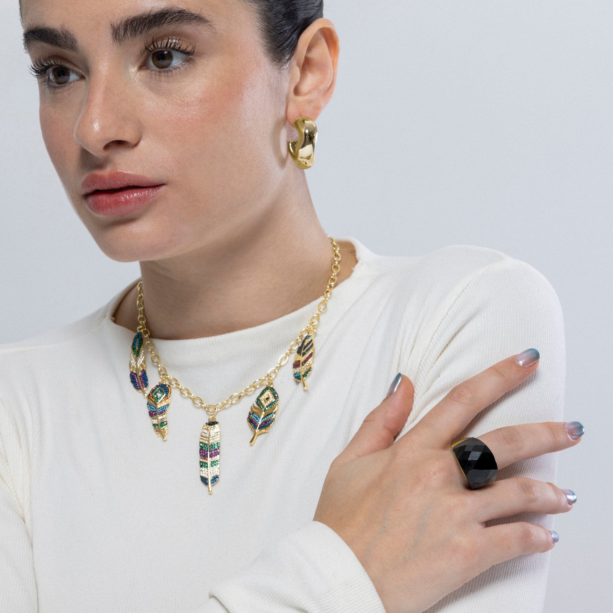 Anillo acabado en oro amarillo 18k