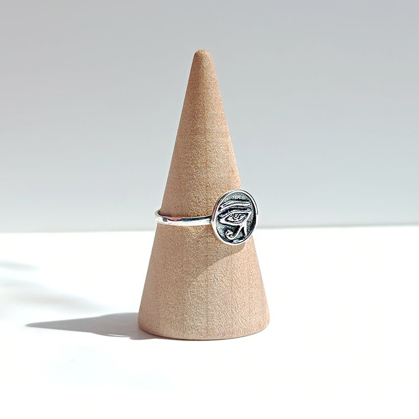 Anillo "Amuleto Ojo de Ra" en Plata de Ley 925