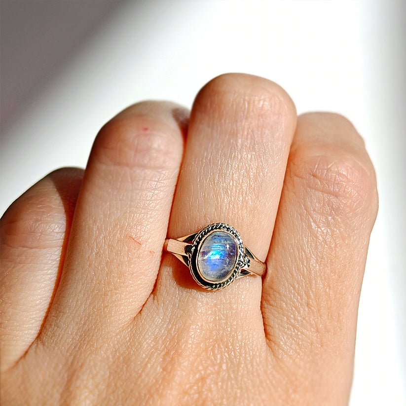 Anillo 'Idun' de Piedra de Luna - Plata de Ley