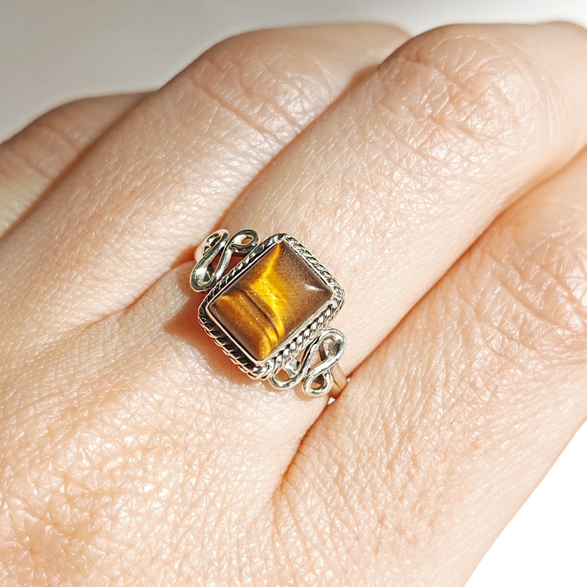Anillo 'Kusi' de Ojo de Tigre - Plata de Ley