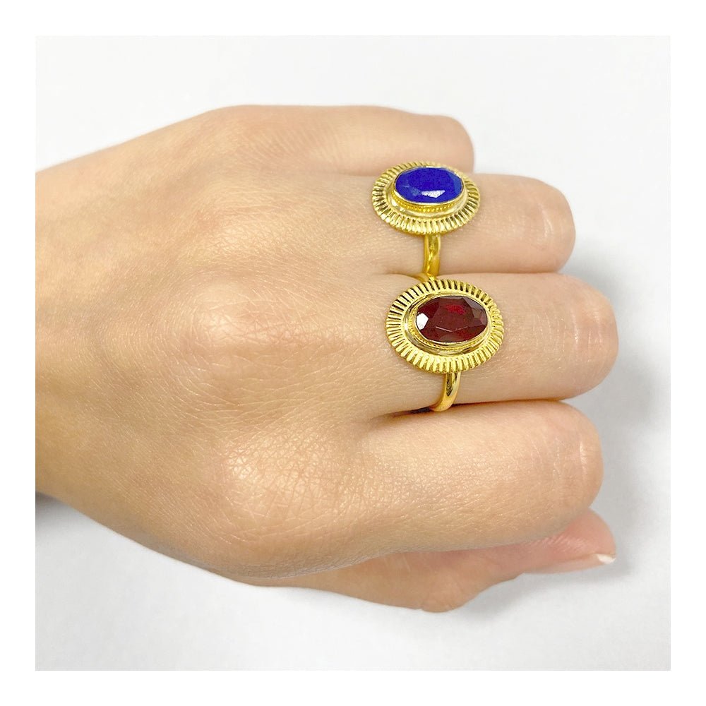 Anillo 'Ovale' de Granate - Baño de Oro 18k