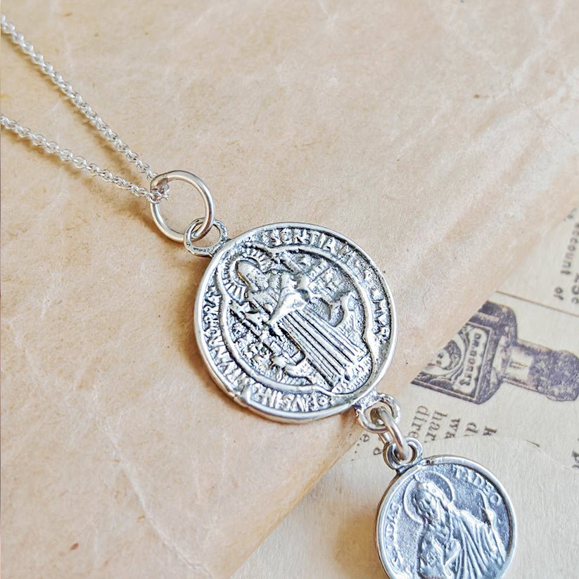 Colgante Doble Protección San Benito & San Judas Tadeo – Plata de Ley 925