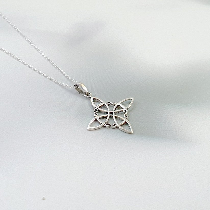 Colgante Nudo de Bruja "Celta" en Plata de Ley 925