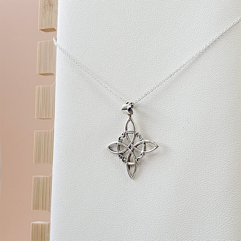 Colgante Nudo de Bruja "Celta" en Plata de Ley 925