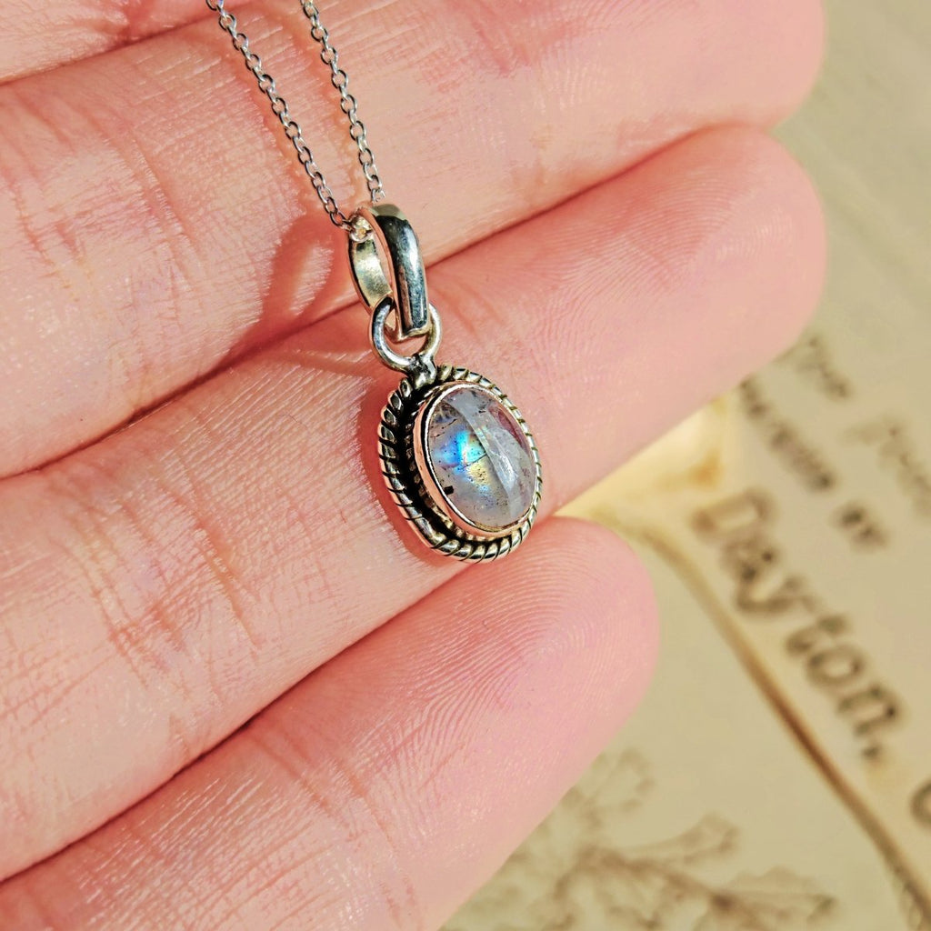 Colgante Óvalo de Piedra de Luna y Plata de Ley 925