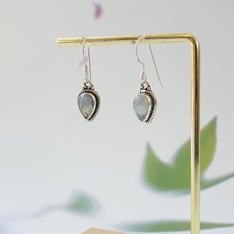 Pendientes Largos Agra de Piedra de Luna y Plata de Ley 925