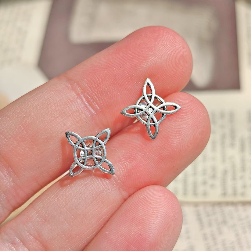 Pendientes Botón de Nudo de Bruja en Plata de Ley 925