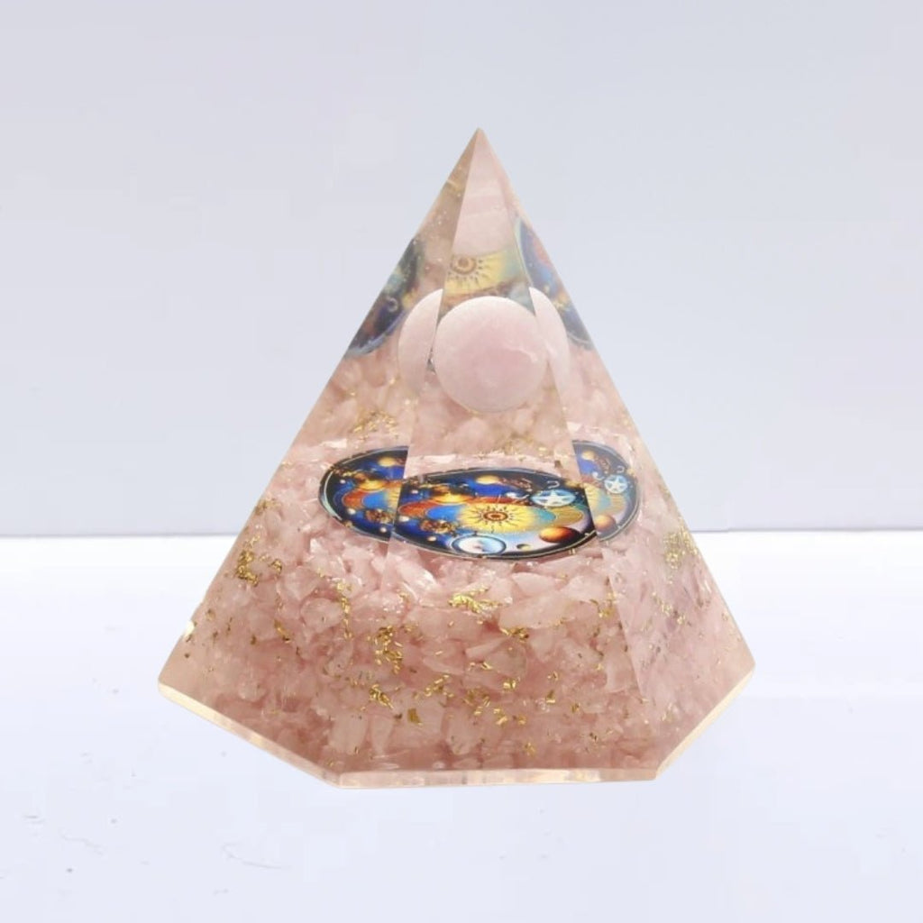Pirámide Orgonita 'Sacred' - Cuarzo Rosa con Universo