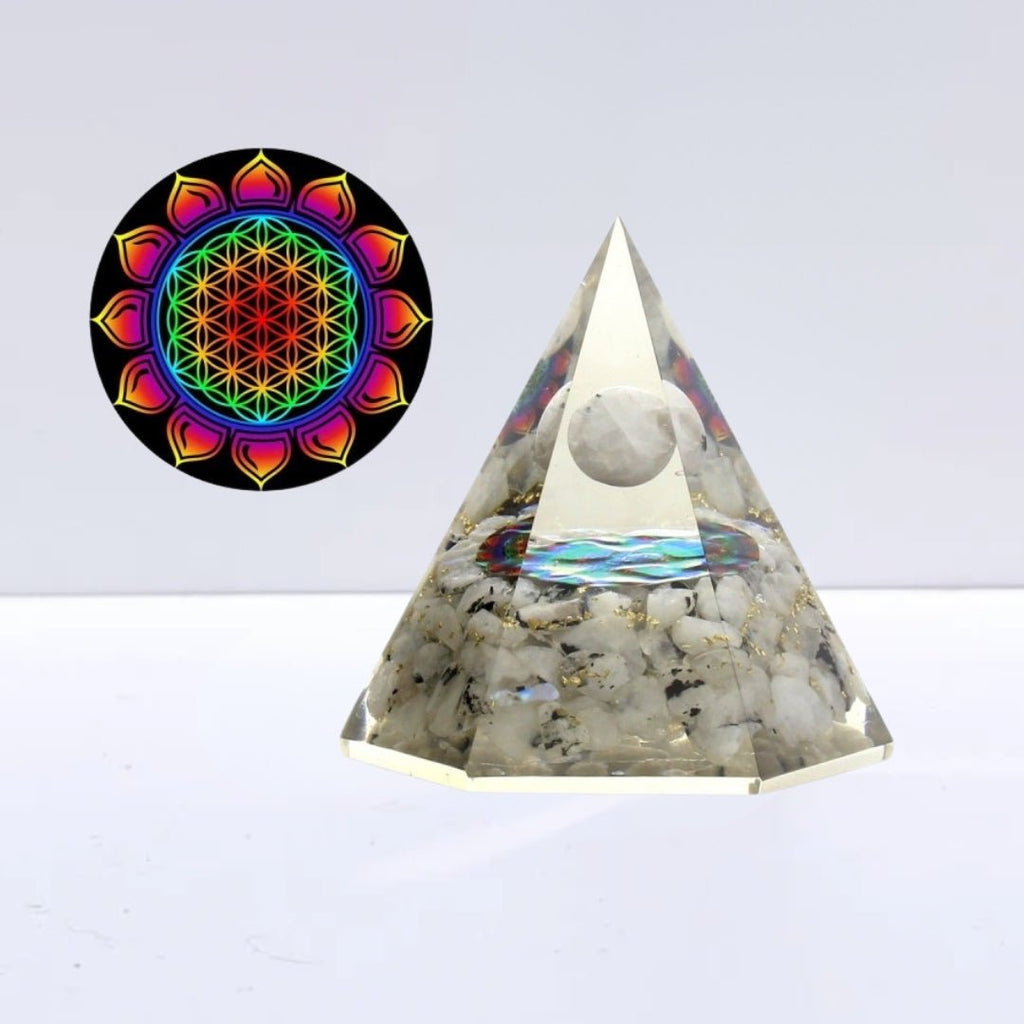 Pirámide Orgonita 'Sacred' - Piedra de Luna y Flor de la Vida