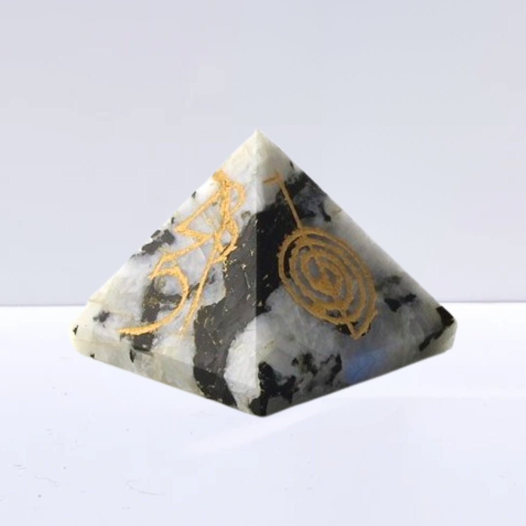 Pirámide Reiki de Piedra de Luna
