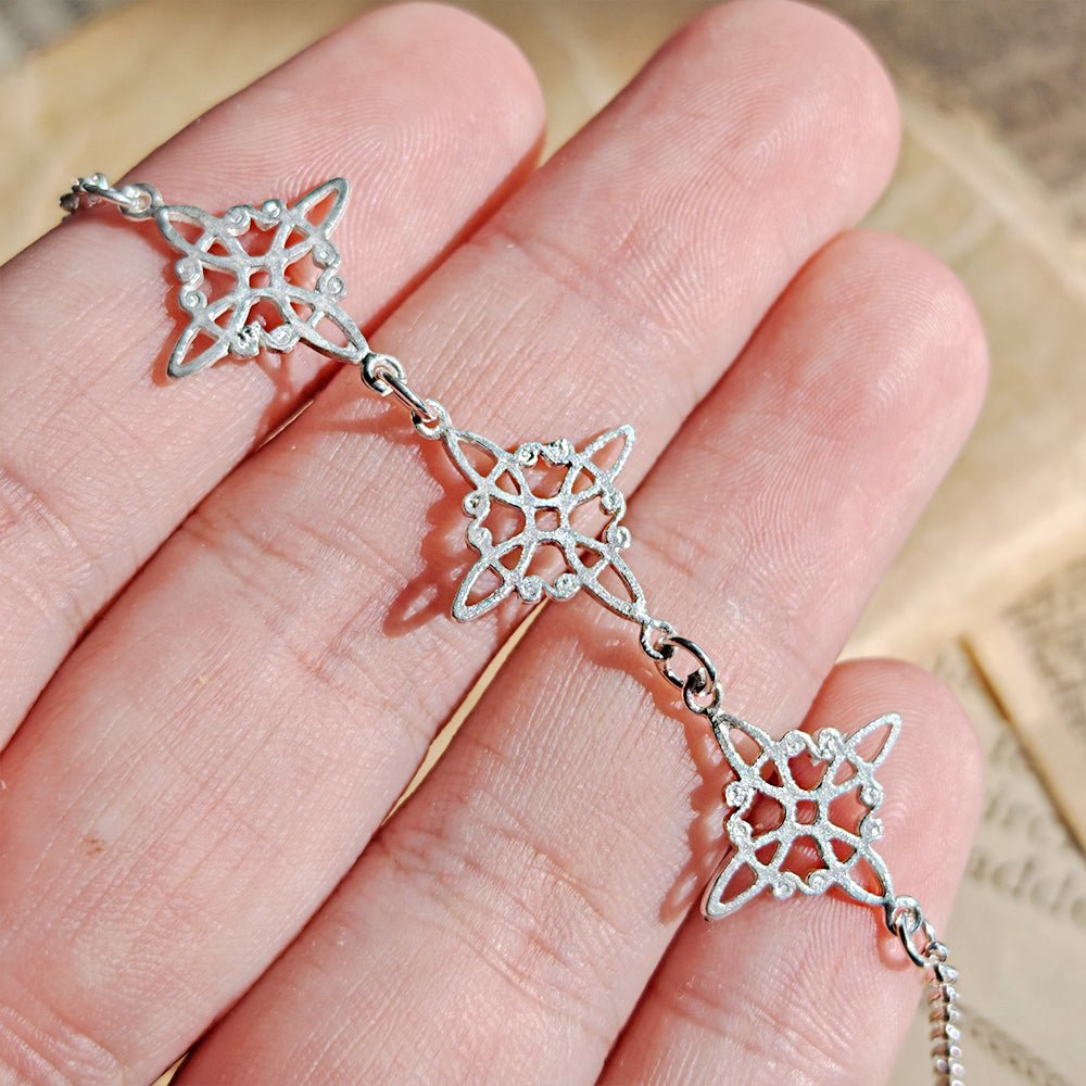 Pulsera Triple Nudo de Bruja en Plata de Ley 925