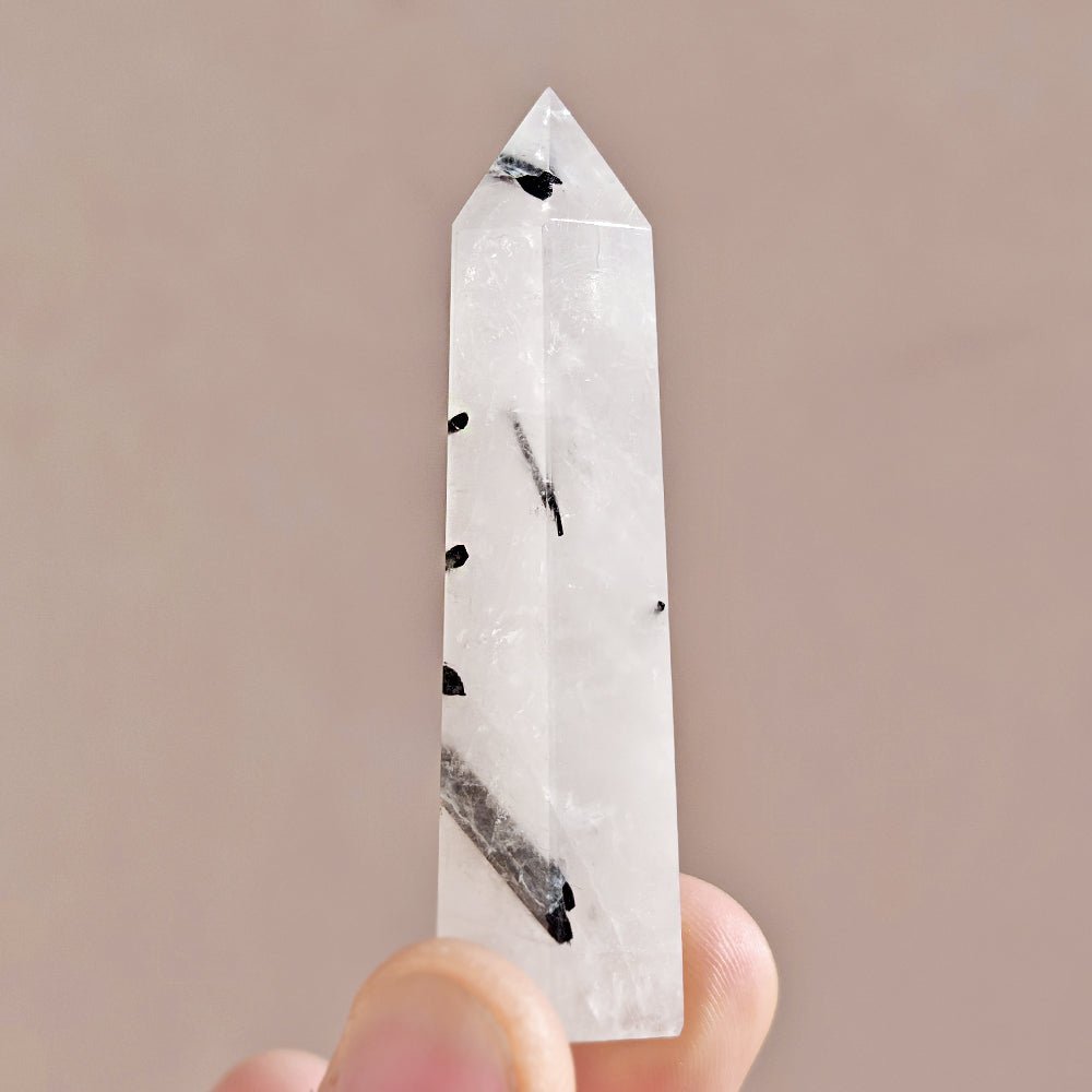 Punta de Cuarzo Turmalinado