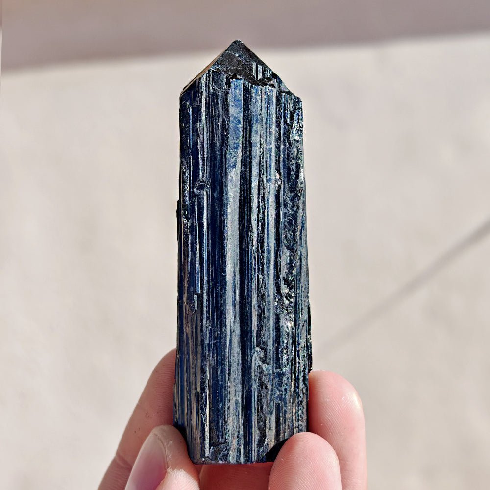 Punta de Turmalina Negra Semipulida