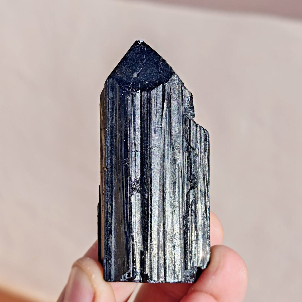 Punta de Turmalina Negra Semipulida