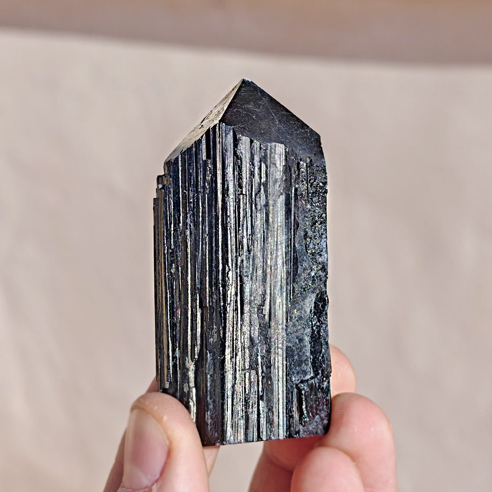 Punta de Turmalina Negra Semipulida