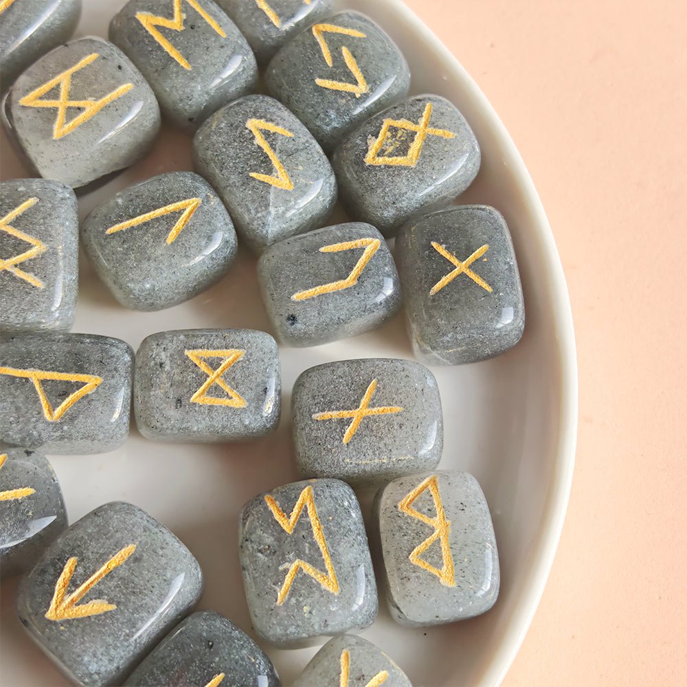 Runas Vikingas Aventurina Gris – Intuición, claridad y conexión ancestral